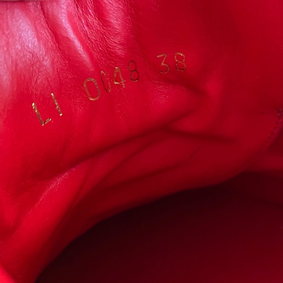 Louis Vuitton Sneakers - Picture 8 of 8